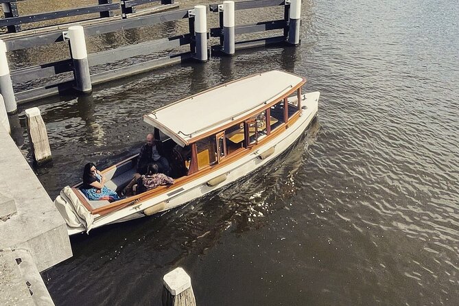 Amsterdam Highlights Canal Cruise with a Drink - A UNESCO-protected canal setting