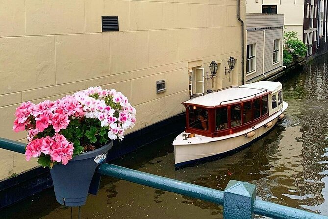 Amsterdam Highlights Canal Cruise with a Drink - What the $633.06 price really buys you