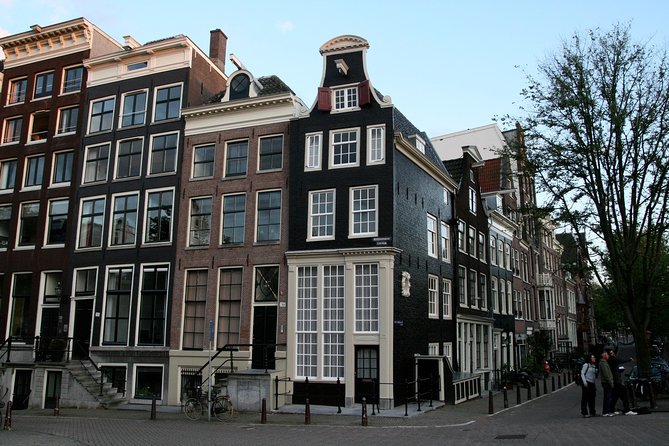 Amsterdam Highlights Walking Tour: Small Group Experience - Kalverstraat and the commercial center
