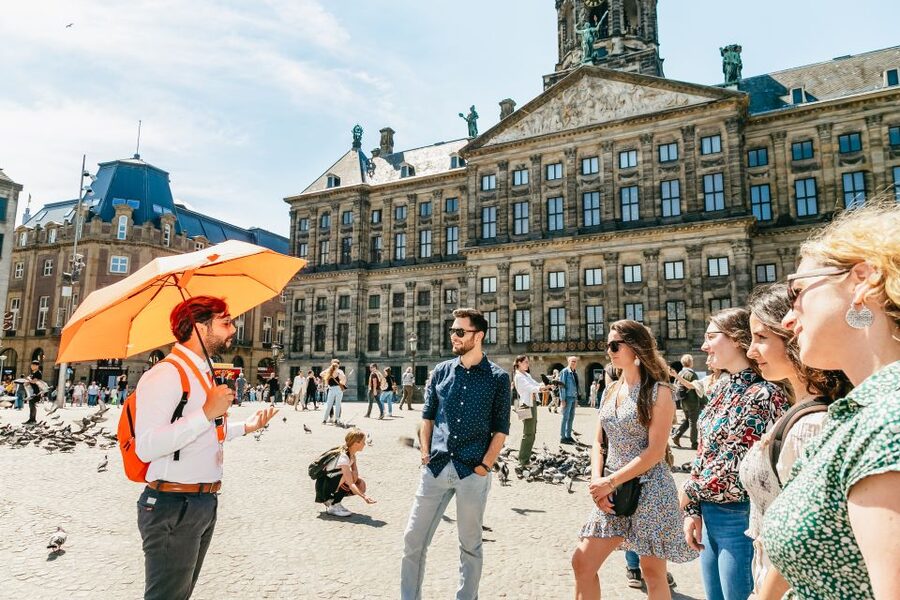Amsterdam: Historical Highlights Walking Tour with Tasting - Price, Group Size, and Practical Value