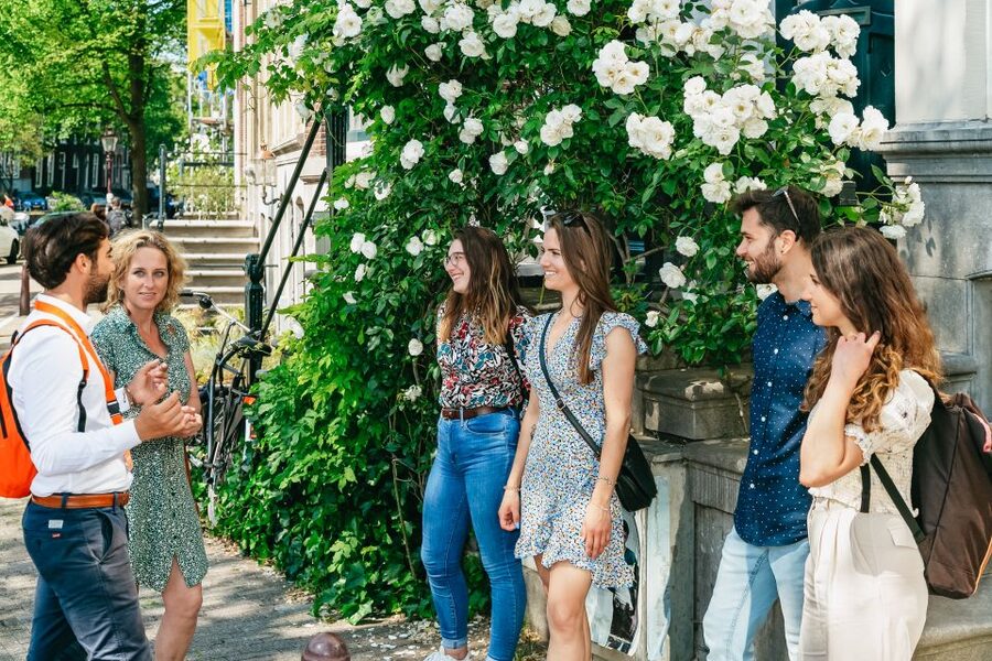 Amsterdam: Historical Highlights Walking Tour with Tasting - Starting at Dam Square