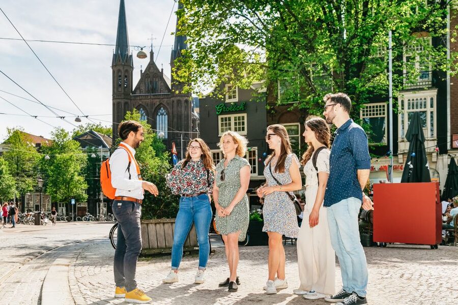 Amsterdam: Historical Highlights Walking Tour with Tasting - A Guide Who Keeps the History Human