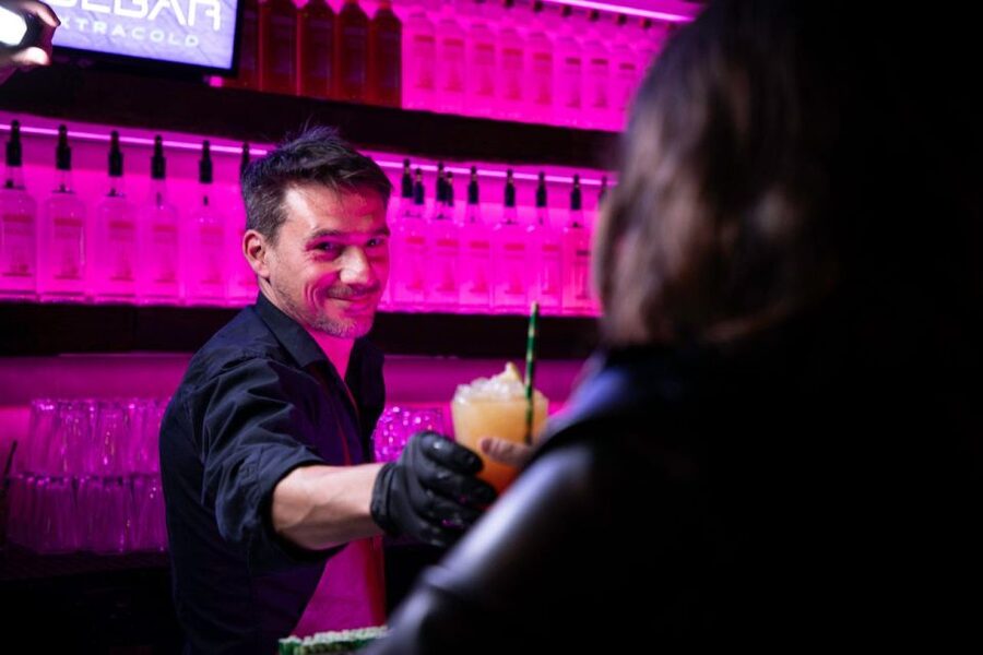 Amsterdam: Icebar Entry Ticket with 3 Drinks - Choose two drinks inside the frozen room