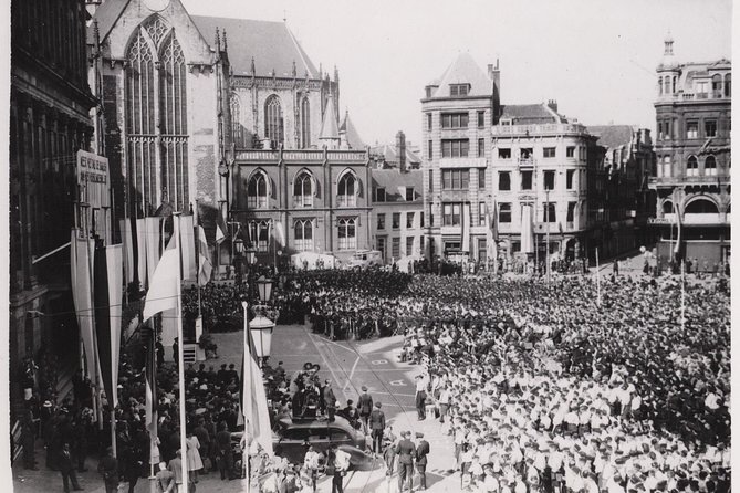 Amsterdam in World War II Tour - From the Multatuli statue to the changing city