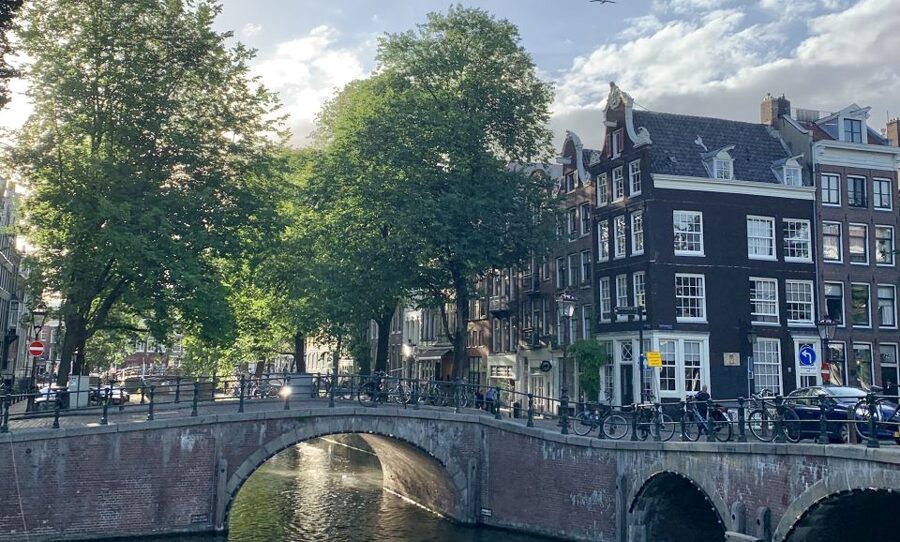 Amsterdam: Inner City Bike Tour German or English (Private) - Along the Amstel to Magere Brug