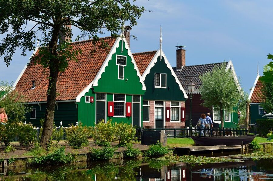 Amsterdam: Keukenhof and Zaanse Schans Live Guided Day Tour - Keukenhof: The Main Event