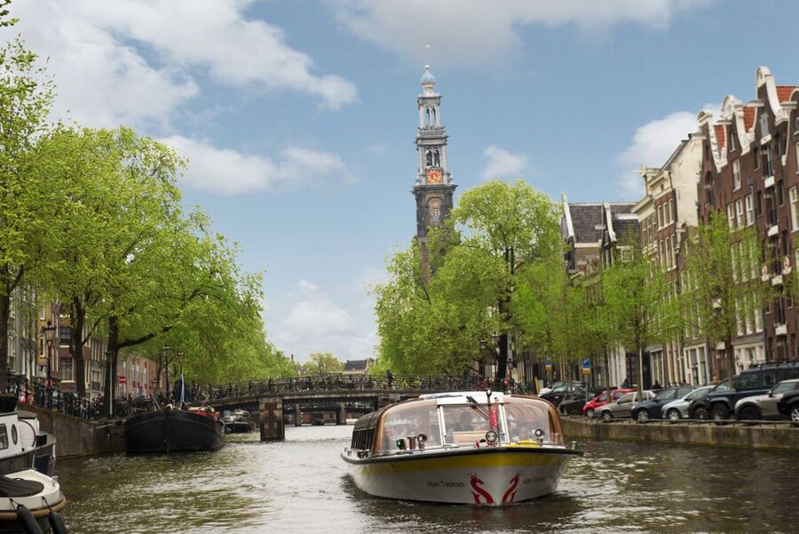 Amsterdam: Keukenhof and Zaanse Schans Live Guided Day Tour - The Guides Make the Difference