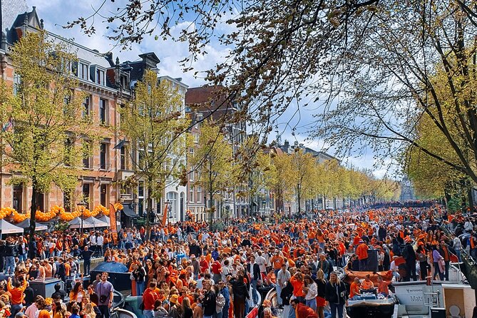 Amsterdam King’s Day Boat Party with Unlimited Drinks 2026 - Who should book this cruise?