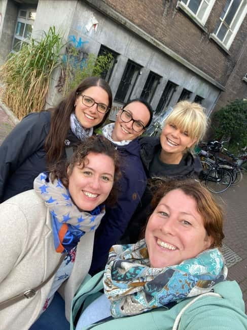 Amsterdam: Kultour, Kulturelle Stadtführung mit Herz & Seele - Who should book this German-language walk?