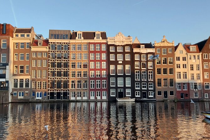 Amsterdam Layover: Walking Tour & Canal Cruise + Airport Transfer - Why this layover tour can work well