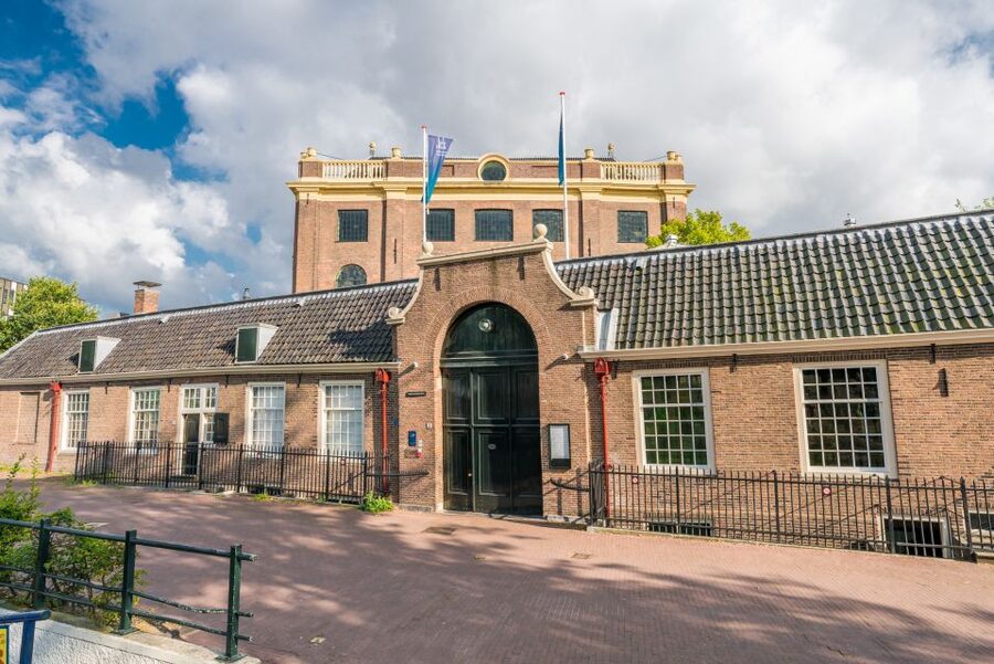 Amsterdam: Life of Anne Frank and World War II Walking Tour - Anne Frank’s family, writing, and years in hiding