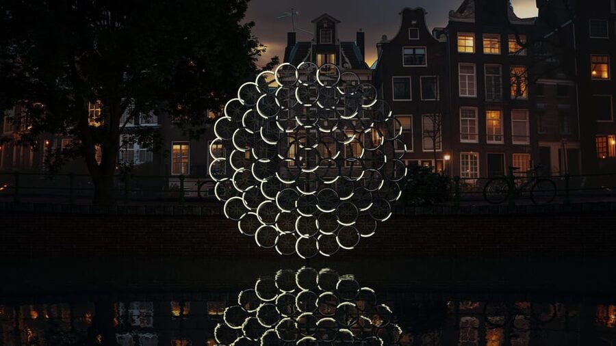 Amsterdam: Light Festival Boat Tour with Warm Drinks - Following the festival theme, Rituals