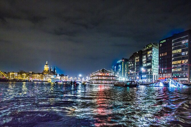 Amsterdam Light Festival: Canal Cruise + Snack & Unlimited Drinks - Drinks, mulled wine, and the small bite