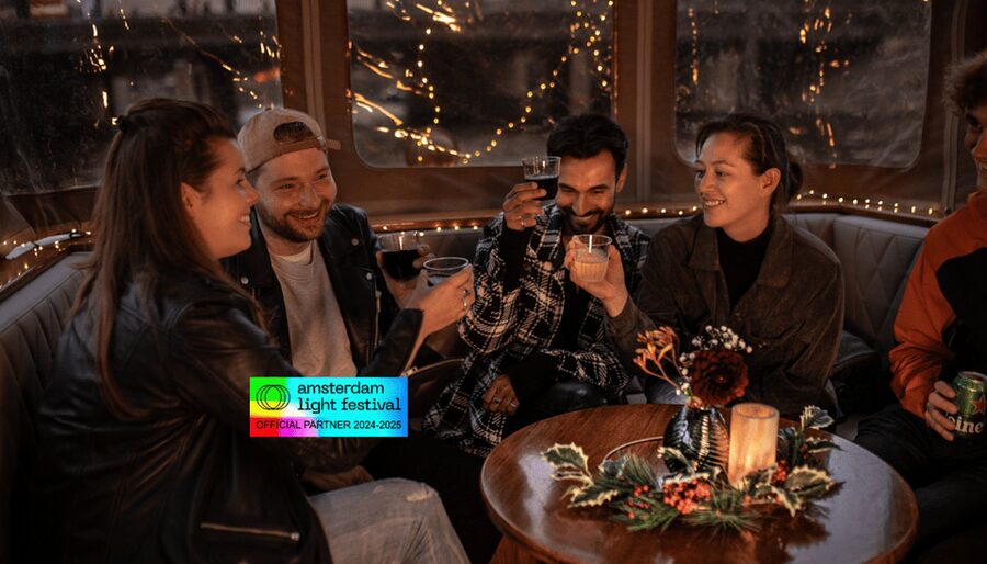 Amsterdam: Light Festival Cruise With Drinks & Snacks - Why a canal cruise suits the Light Festival
