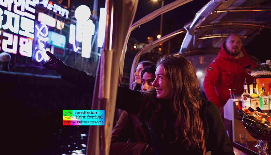 Amsterdam: Light Festival Cruise With Drinks & Snacks - Hortus Botanicus and the Magere Brug