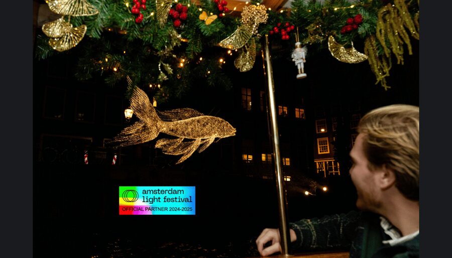 Amsterdam: Light Festival Cruise With Drinks & Snacks - Brouwersgracht and Haarlemmersluis