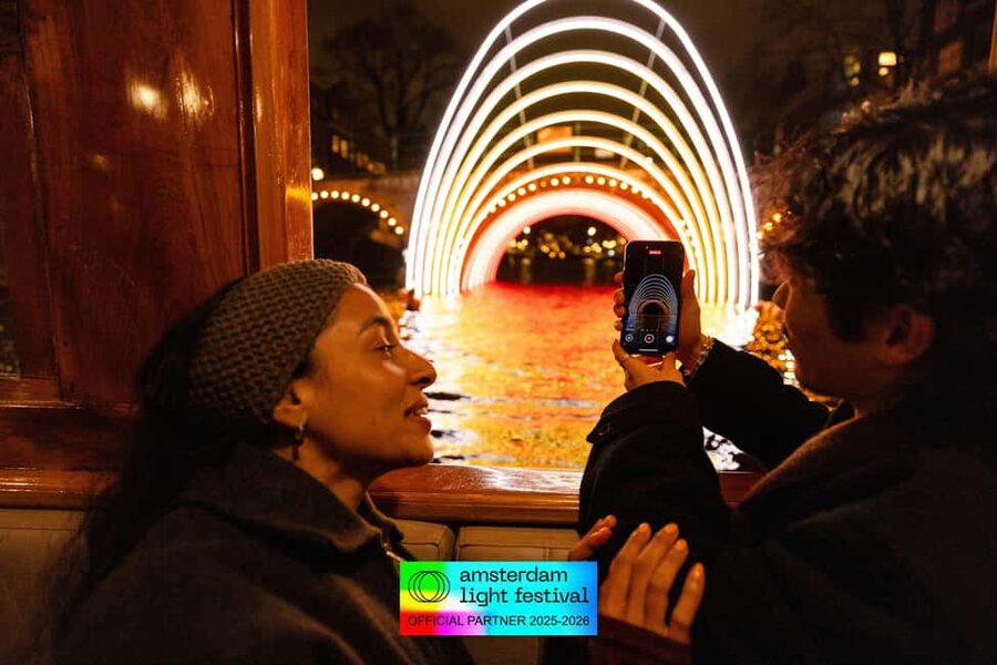 Amsterdam: Light Festival Heated Cruise with Drinks & Snacks - Why a heated boat changes the Amsterdam Light Festival