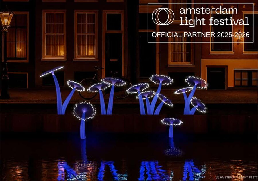 Amsterdam Light Festival Live Commentary & Optional Drinks - The Amstel and Magere Brug