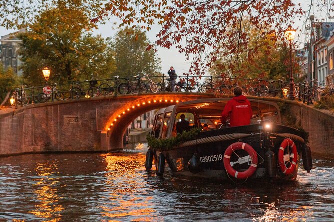 Amsterdam: Light Festival Open Boat - Unl. Drinks Option - Artis and the Eastern Canal Views