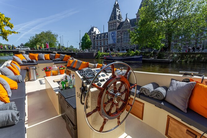 Amsterdam Light Festival: Saloon Boat Cruise + Hot Drinks & Bite - What this Amsterdam evening cruise is really like