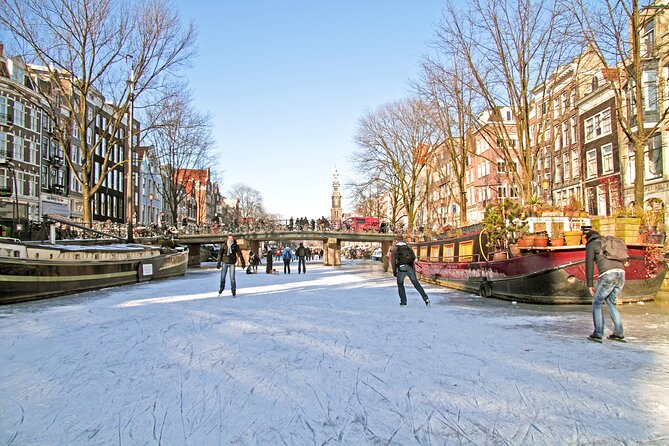 Amsterdam Light Festival Winter Walk with Stroopwafel Workshop - What this winter walk is really like