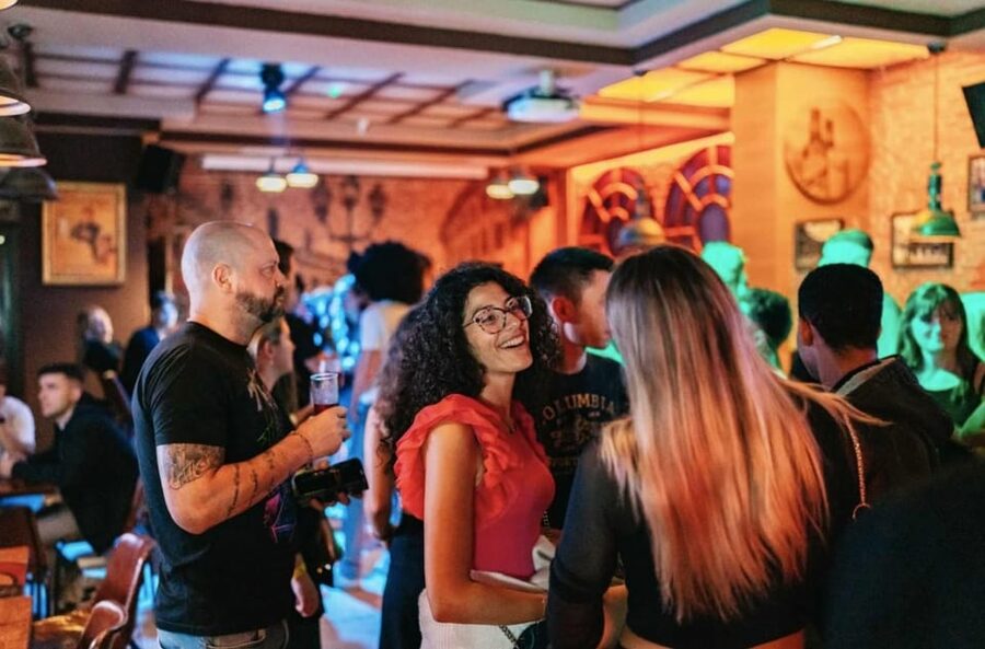 Amsterdam: Ludwig's Original Pub Crawl with VIP Club Entry - Starting inside the bar