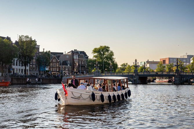 Amsterdam: Luxury Boat Cruise Unlimited Cocktails, Beers & Wines - One Hour Along Amsterdam’s Best-Known Canals