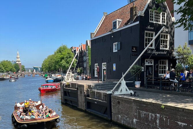 Amsterdam Luxury Boutique Boat tour with Unlimited Beer and Wine - What the open bar really adds