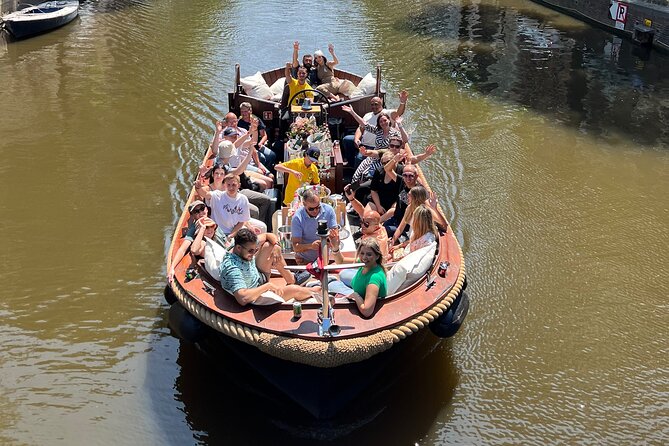 Amsterdam Luxury Boutique Boat tour with Unlimited Beer and Wine - The guide can make or break the experience