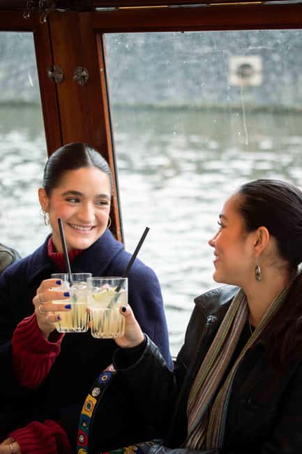 Amsterdam: Luxury Cruise Unlimited Cocktails & Snacks Option - Is the $22 Price Good Value?