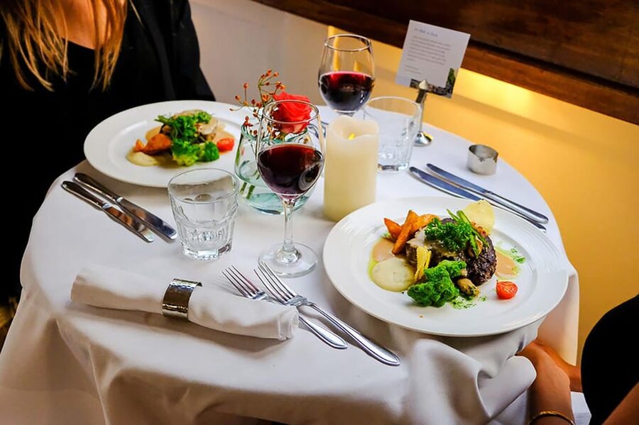 Amsterdam: Luxury Saloon Boat Cruise with 3-Course Dinner - Key Points Before You Book