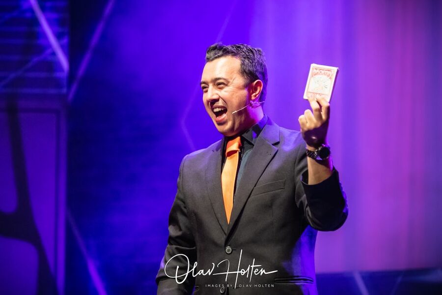 Amsterdam: Magic Show - Four performers, four different styles