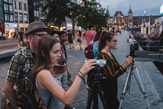 Amsterdam Night Photography Workshop with a Professional - Meeting at Stationsplein at 9:30 pm