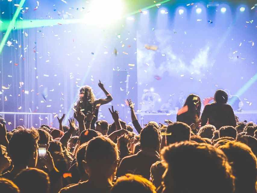 Amsterdam: Nightlife Ticket with Champagne and Cruise - Key points to know before you book
