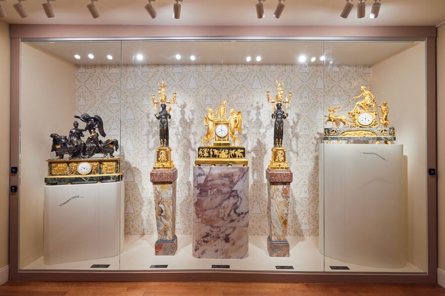 Amsterdam: Once Upon a Time Clock Exhibition Ticket - Entering a world of gilded bronze and old stories