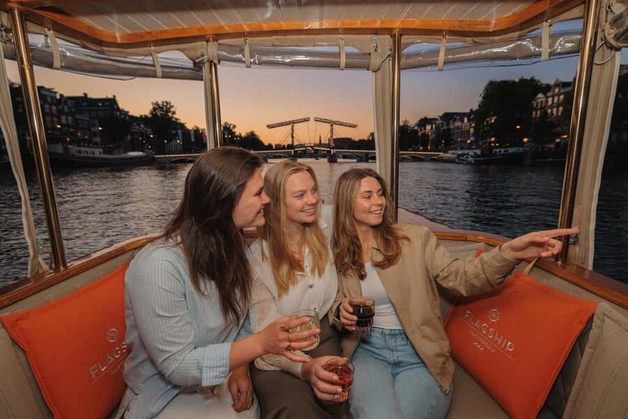 Amsterdam: Open Boat Cruise option Unlimited Drinks & Bite - Setting out on a fully electric boat