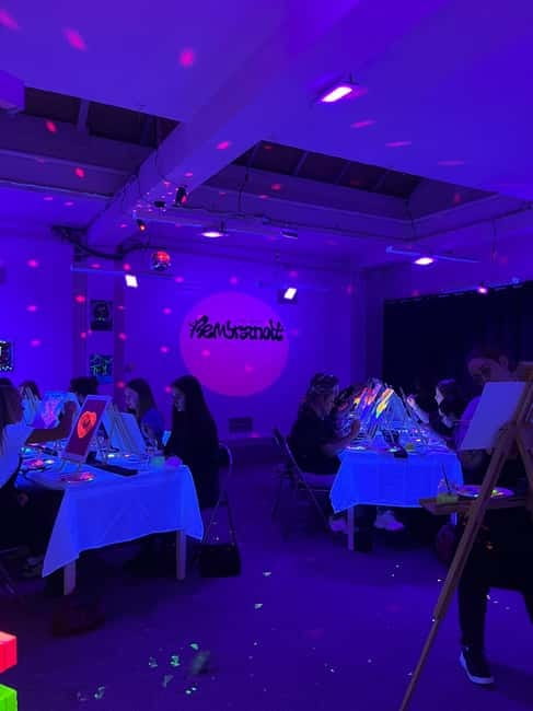 Amsterdam: Paint and Sip in the Dark at Rembrandt van Wine - Accessibility, language, and practical planning