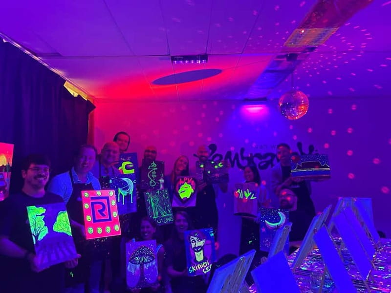 Amsterdam: Paint and Sip in the Dark at Rembrandt van Wine - Why the four-person limit matters