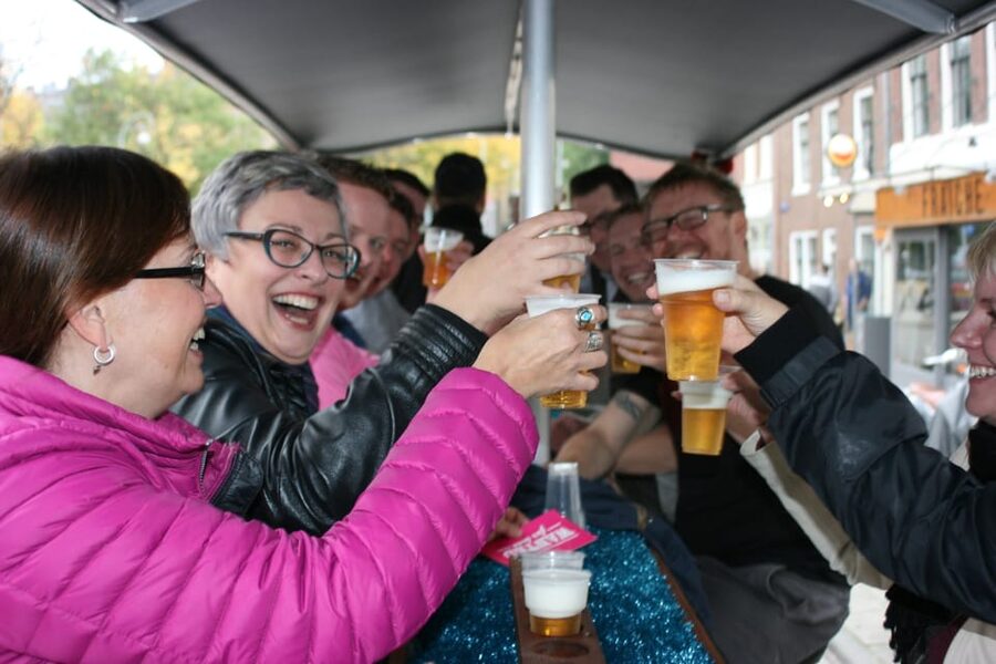Amsterdam: Party Bike Tour with Beer - Daytime or nighttime: choosing the better departure
