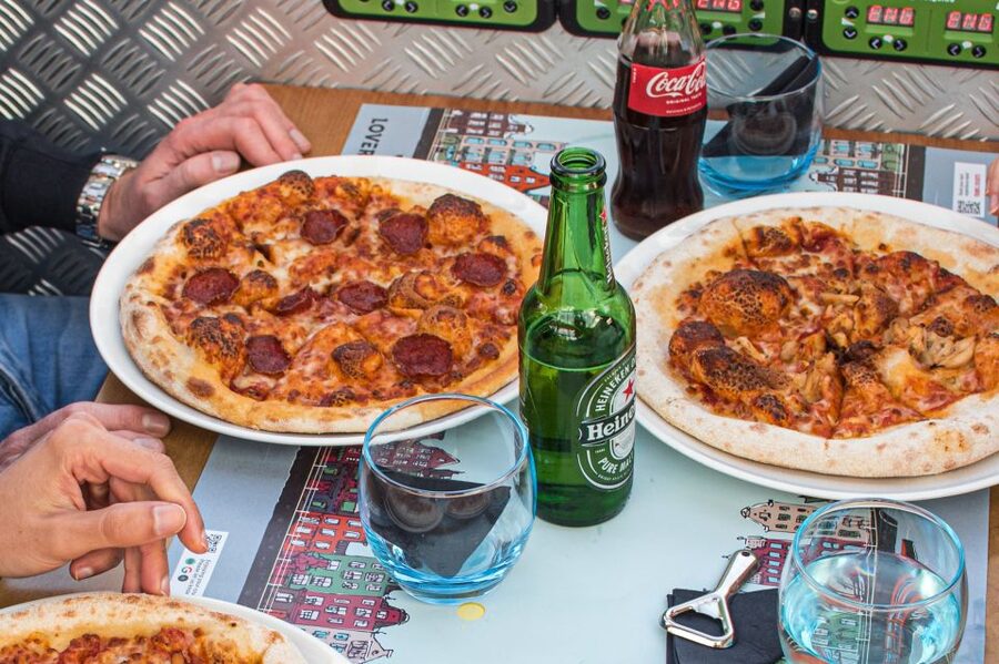 Amsterdam: Pizza Cruise with New York Pizza & Drinks - Booking tips that make a difference