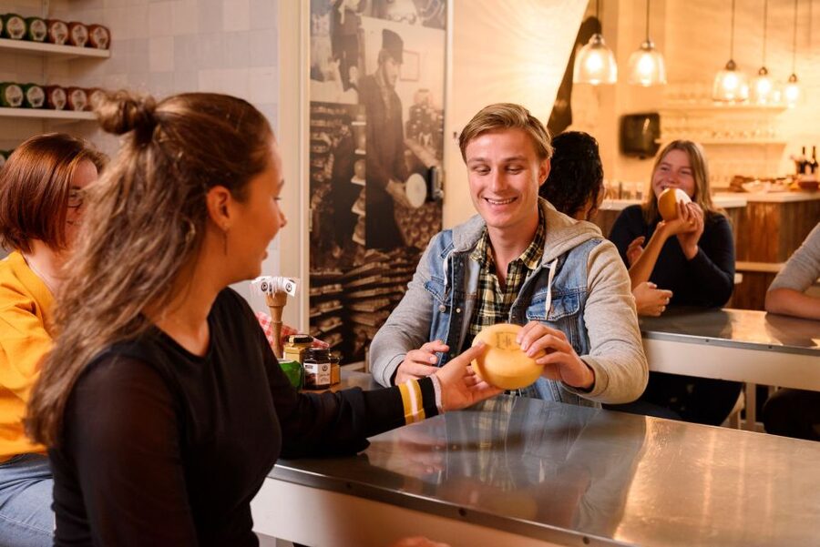 Amsterdam: Premium Henri Willig Cheese Tasting Experience - Drinks that turn samples into a social hour