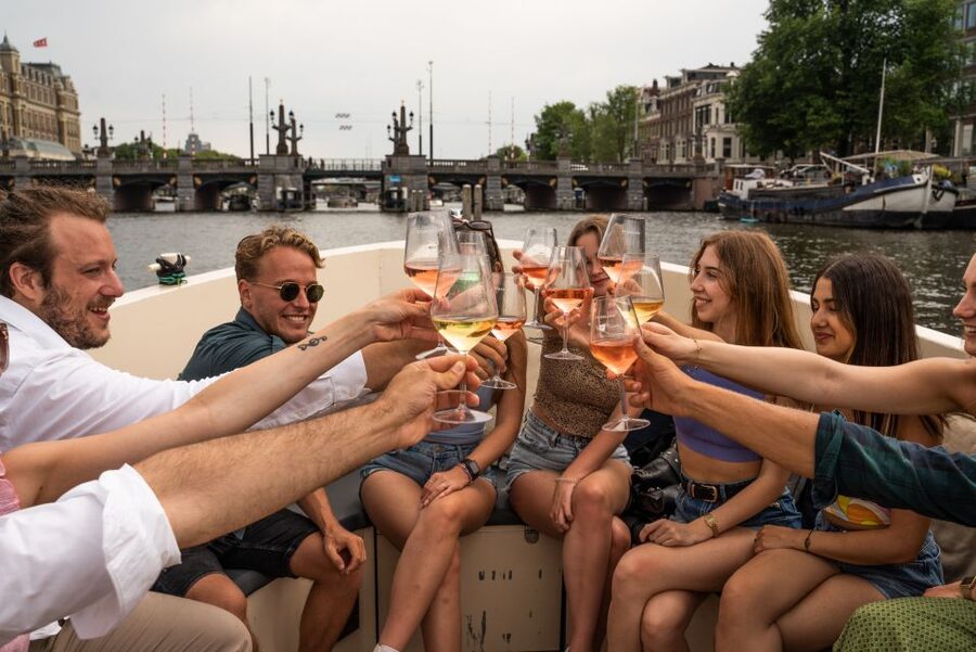 Amsterdam: Private Canal Booze Cruise with Unlimited Drinks - Prinsengracht and the Famous Canal Ring