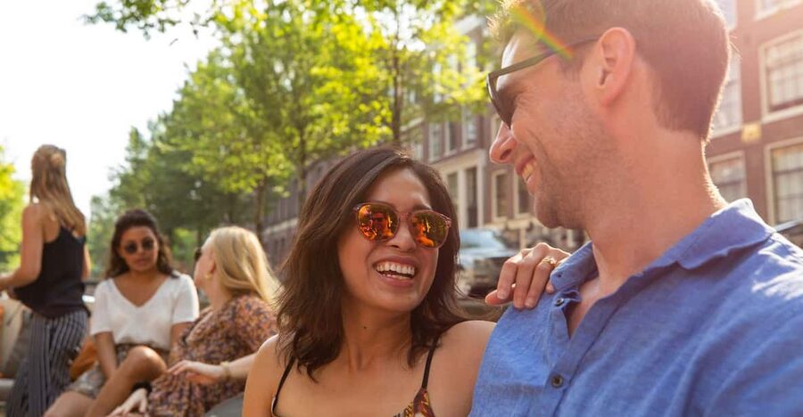Amsterdam: Private Canal Cruise in German + Unlimited Drinks - Key points at a glance
