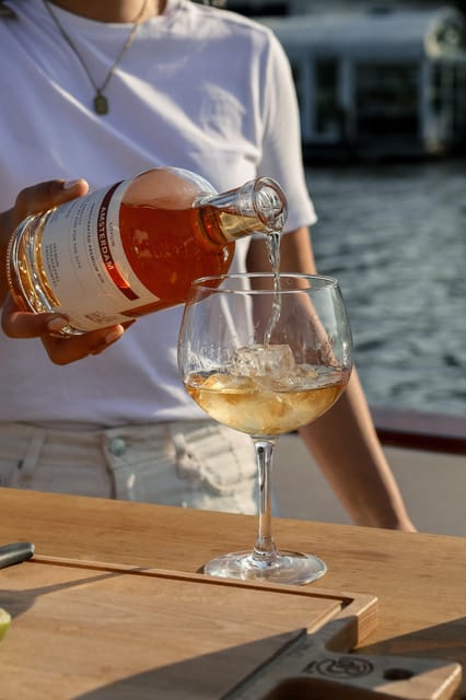 Amsterdam: Private City Canal Cruise With Unlimited Drinks - Boarding beside Amsterdam Central Station