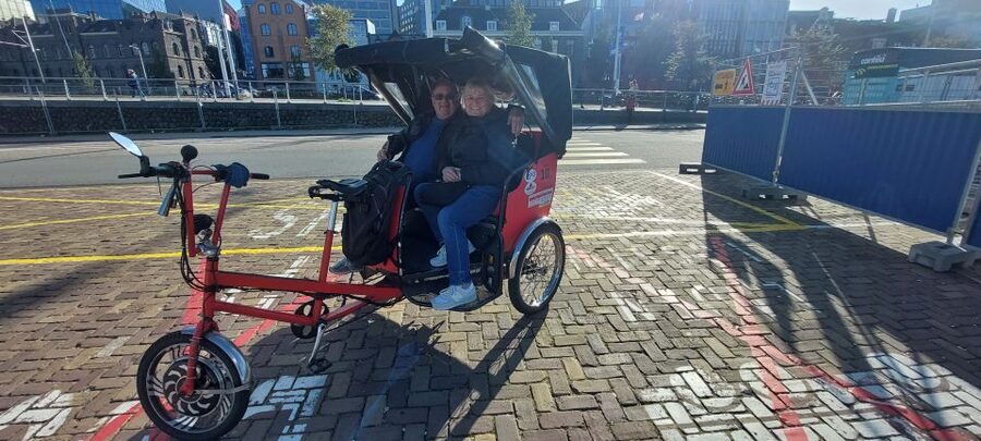 Amsterdam: Private City Highlights Tour by Rickshaw - Key points at a glance