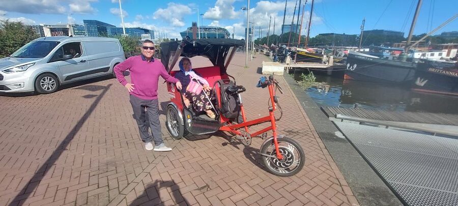 Amsterdam: Private City Highlights Tour by Rickshaw - Why a rickshaw works well in Amsterdam