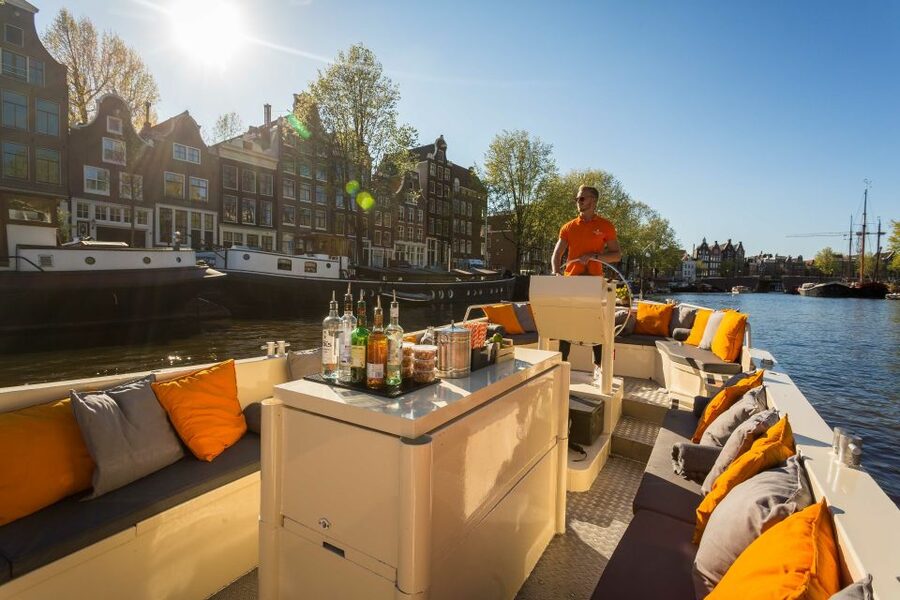 Amsterdam: Private Cruise with Drinks & Optional Snacks - The private format and what you are paying for