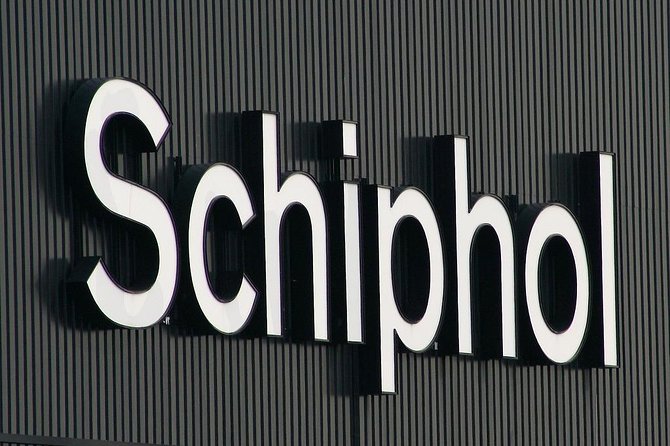 Amsterdam Private Departure Transfer to AMS Schiphol Airport - What the price means for couples and groups