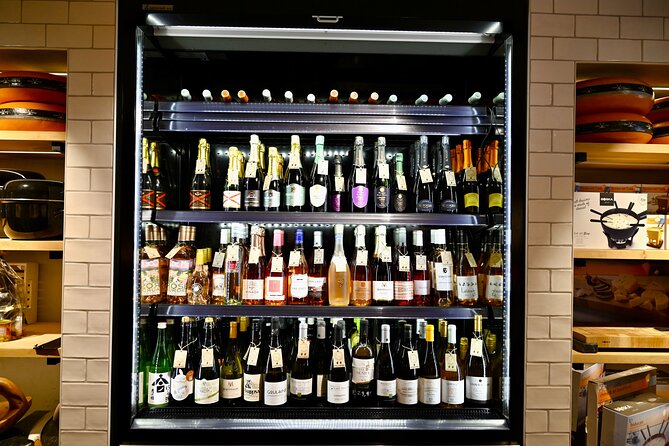 Amsterdam Private Food & Drinks Tour by UNESCO Canals & Jordaan - Starting among cheese, canals, and old merchant houses