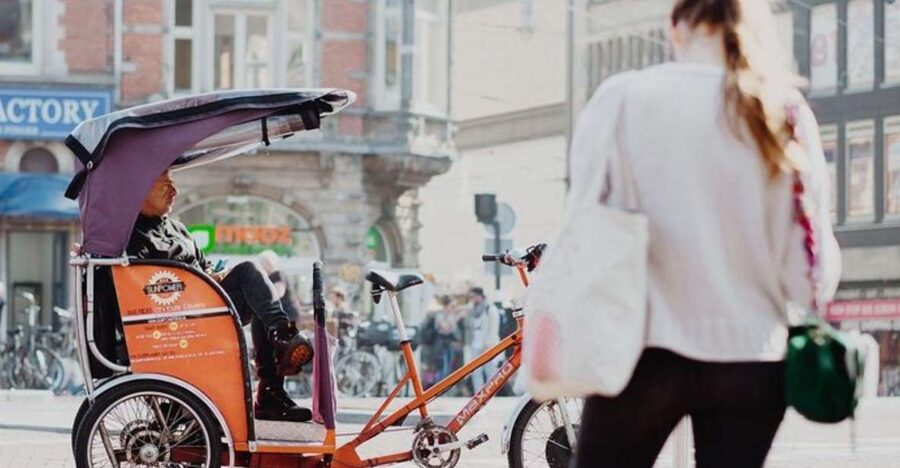 Amsterdam: Private Guided City Tour by Pedicab - From Damrak to Dam Square